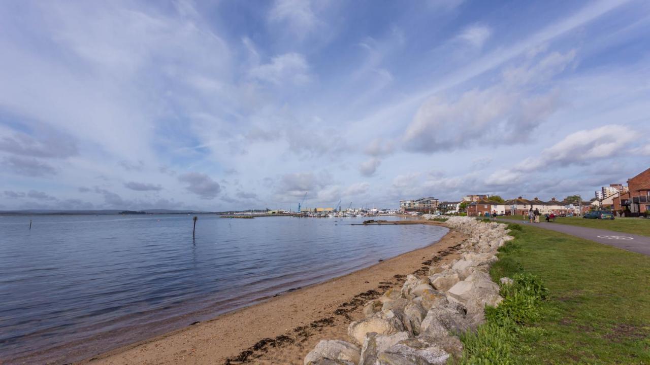 Fantasea Villa Poole Exterior foto