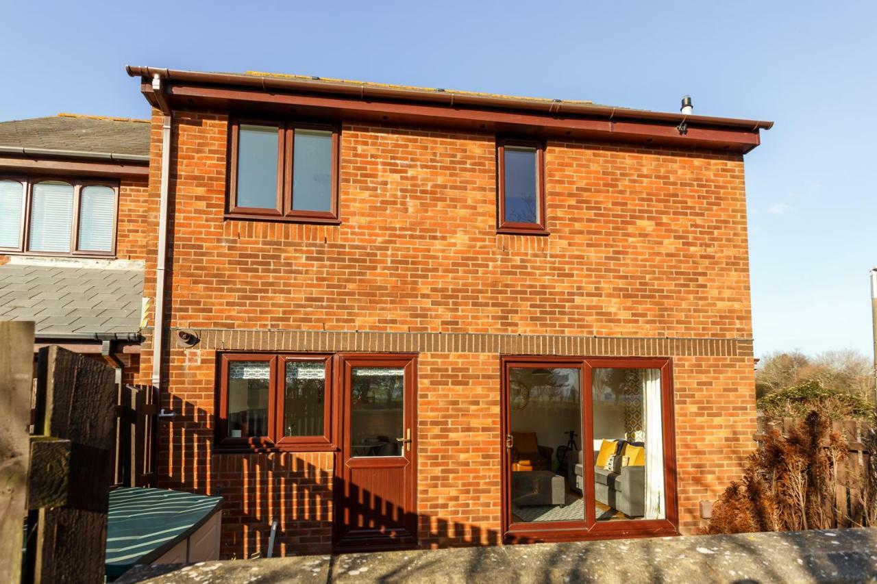 Fantasea Villa Poole Exterior foto