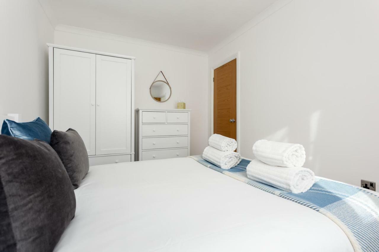 Fantasea Villa Poole Exterior foto